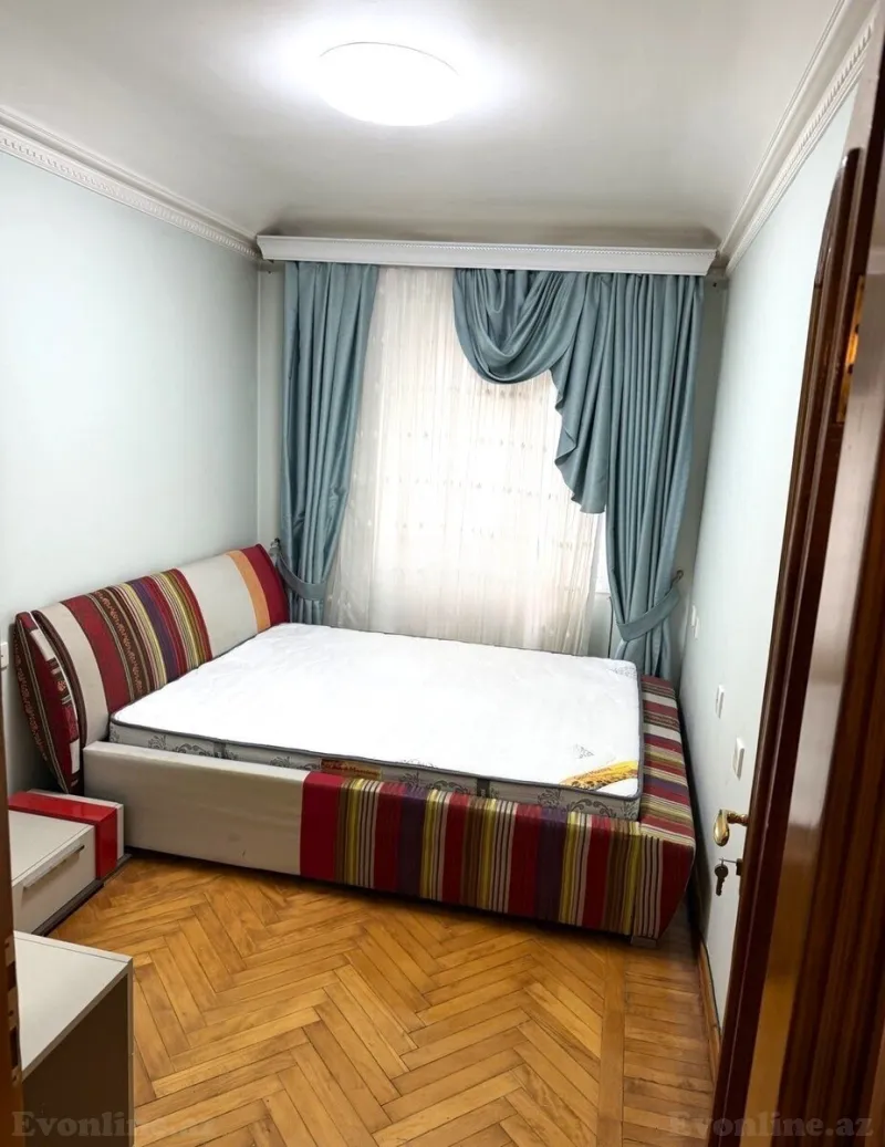 Satılır 3 otaqlı Mənzil Köhnə tikili 80 m² Nizami m. - şəkil 2