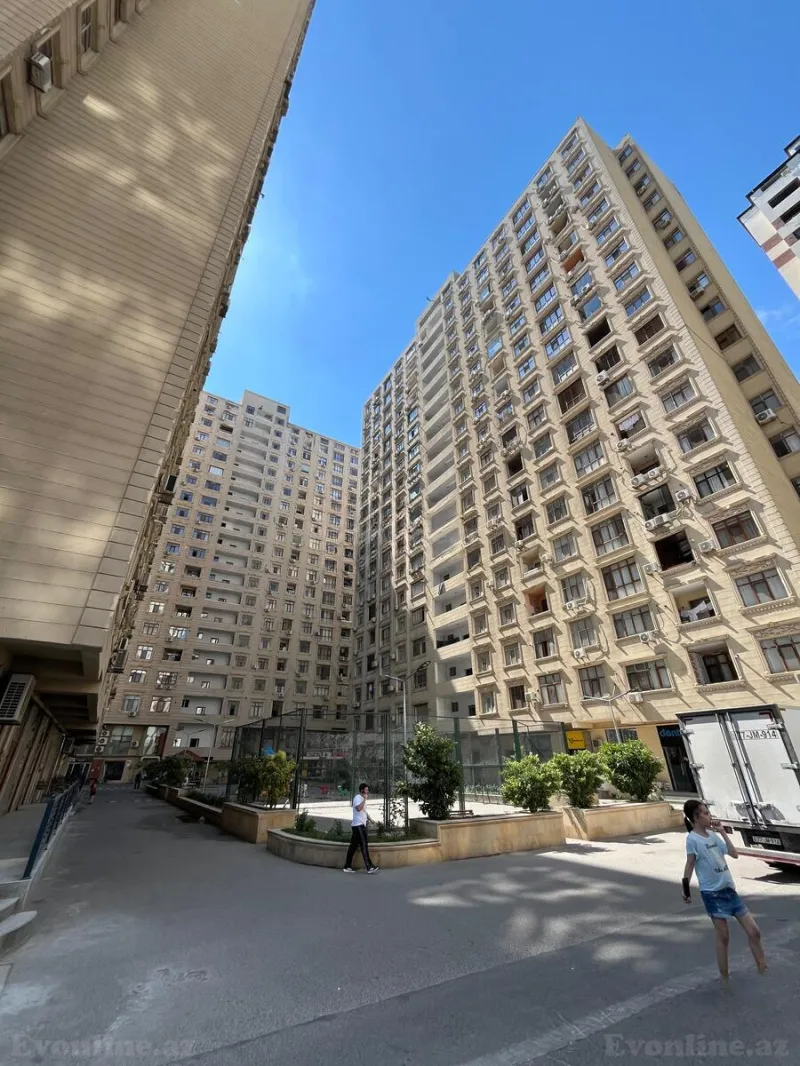 Kirayə verilir 3 otaqlı Mənzil Yeni tikili 155 m² İnşaatçılar m.
