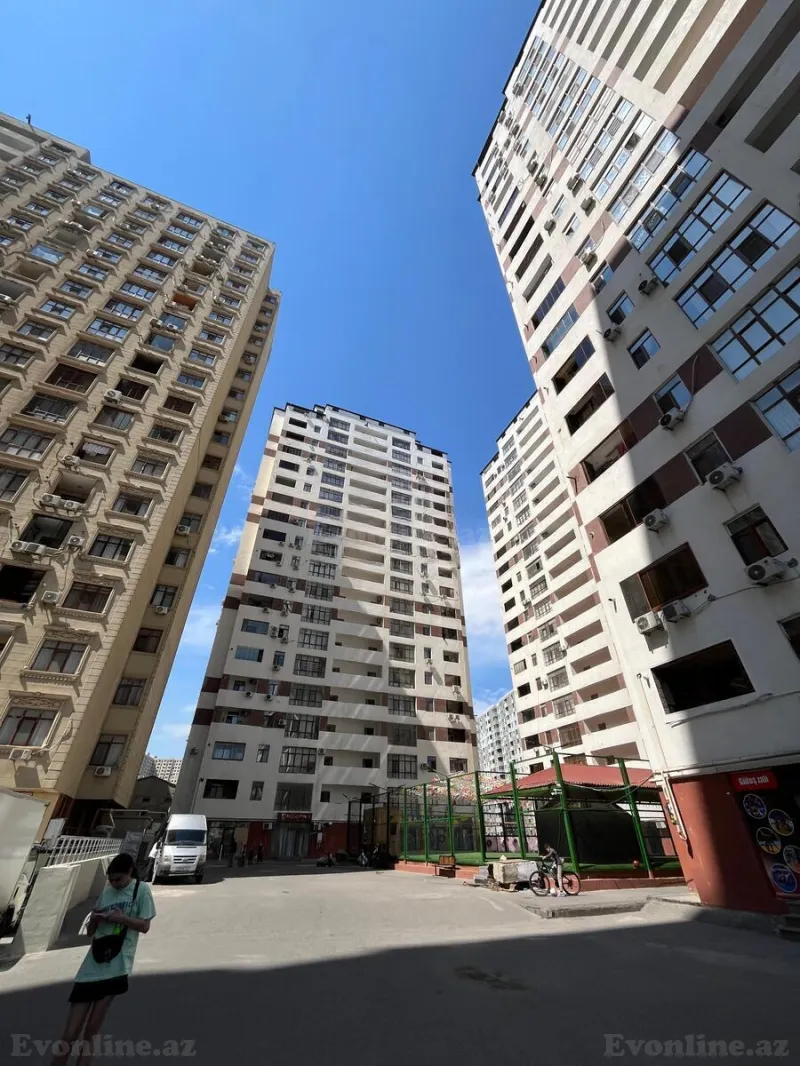 Kirayə verilir 3 otaqlı Mənzil Yeni tikili 155 m² İnşaatçılar m. - şəkil 2