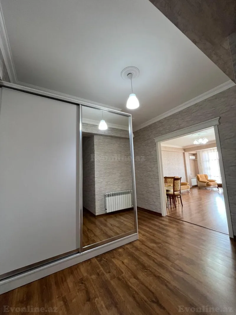 Kirayə verilir 3 otaqlı Mənzil Yeni tikili 155 m² İnşaatçılar m. - şəkil 9