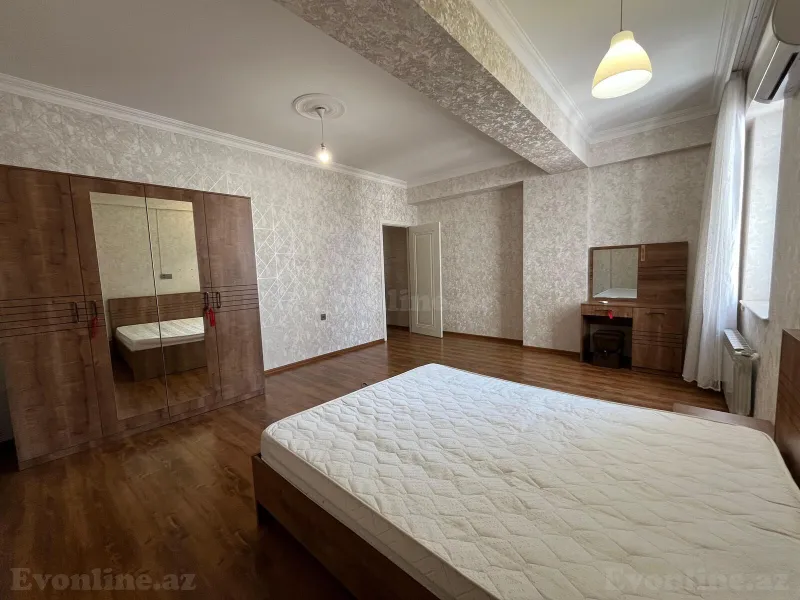 Kirayə verilir 3 otaqlı Mənzil Yeni tikili 155 m² İnşaatçılar m. - şəkil 12