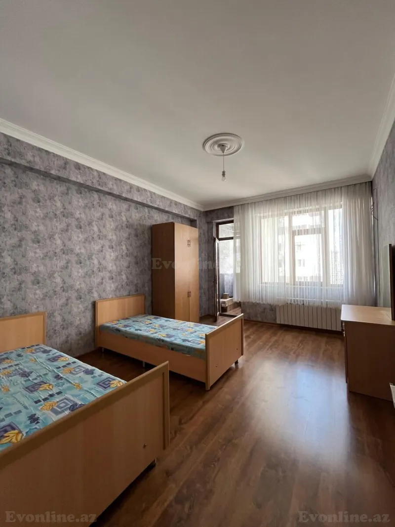 Kirayə verilir 3 otaqlı Mənzil Yeni tikili 155 m² İnşaatçılar m. - şəkil 13