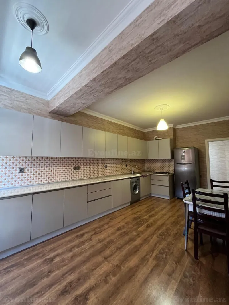 Kirayə verilir 3 otaqlı Mənzil Yeni tikili 155 m² İnşaatçılar m. - şəkil 18