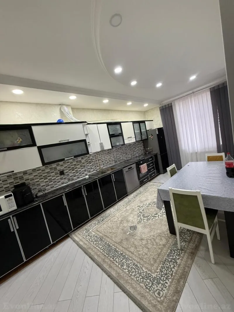 Satılır 4 otaqlı Mənzil Yeni tikili 135 m² Həzi Aslanov m. - şəkil 3