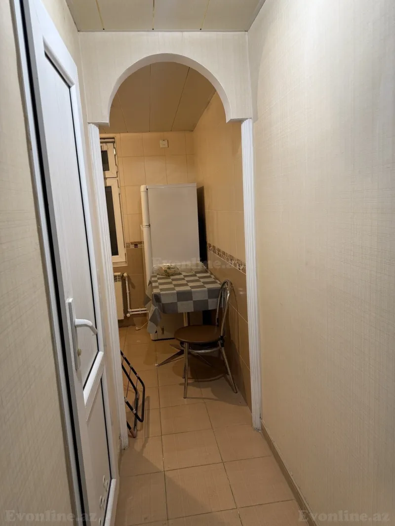 Kirayə verilir 1 otaqlı Mənzil Köhnə tikili 40 m² İnşaatçılar m. - şəkil 4
