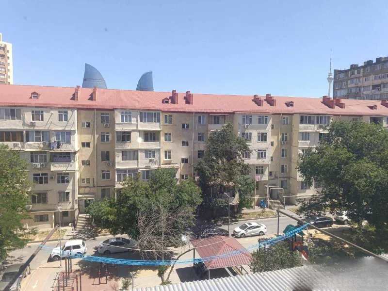 Kirayə verilir 3 otaqlı Mənzil Köhnə tikili 70 m² Elmlər Akademiyası m.