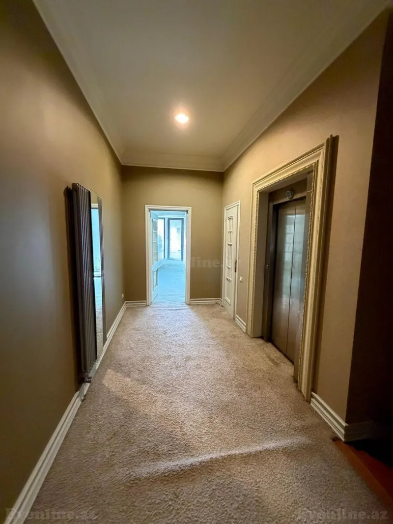 Satılır 10 otaqlı Həyət evi 1005 m² 8 Noyabr m. - şəkil 12