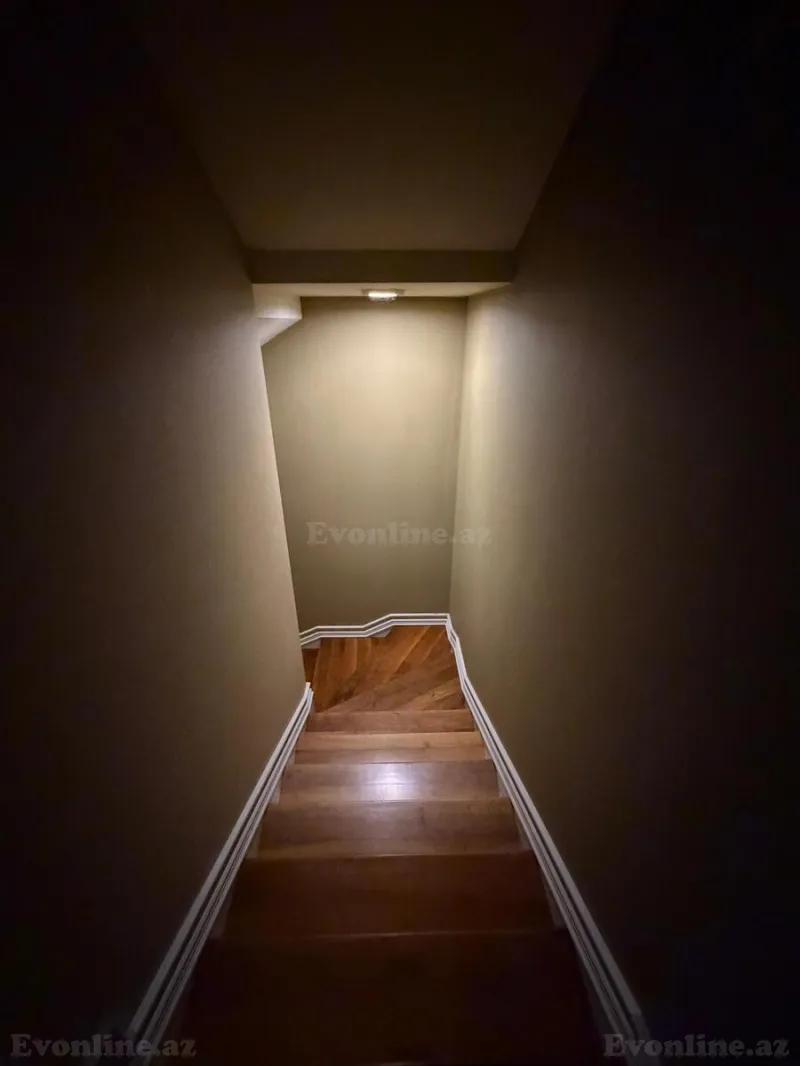 Satılır 10 otaqlı Həyət evi 1005 m² 8 Noyabr m. - şəkil 14