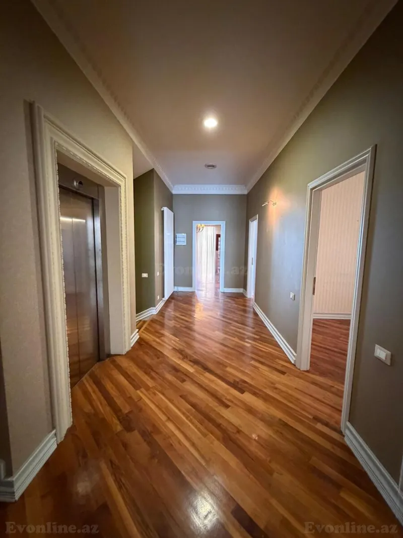 Satılır 10 otaqlı Həyət evi 1005 m² 8 Noyabr m. - şəkil 15