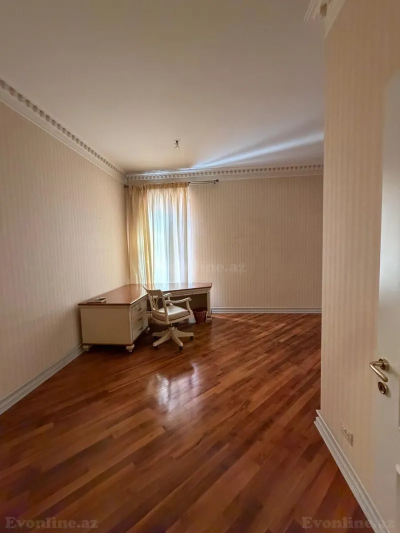 Satılır 10 otaqlı Həyət evi 1005 m² 8 Noyabr m. - şəkil 17