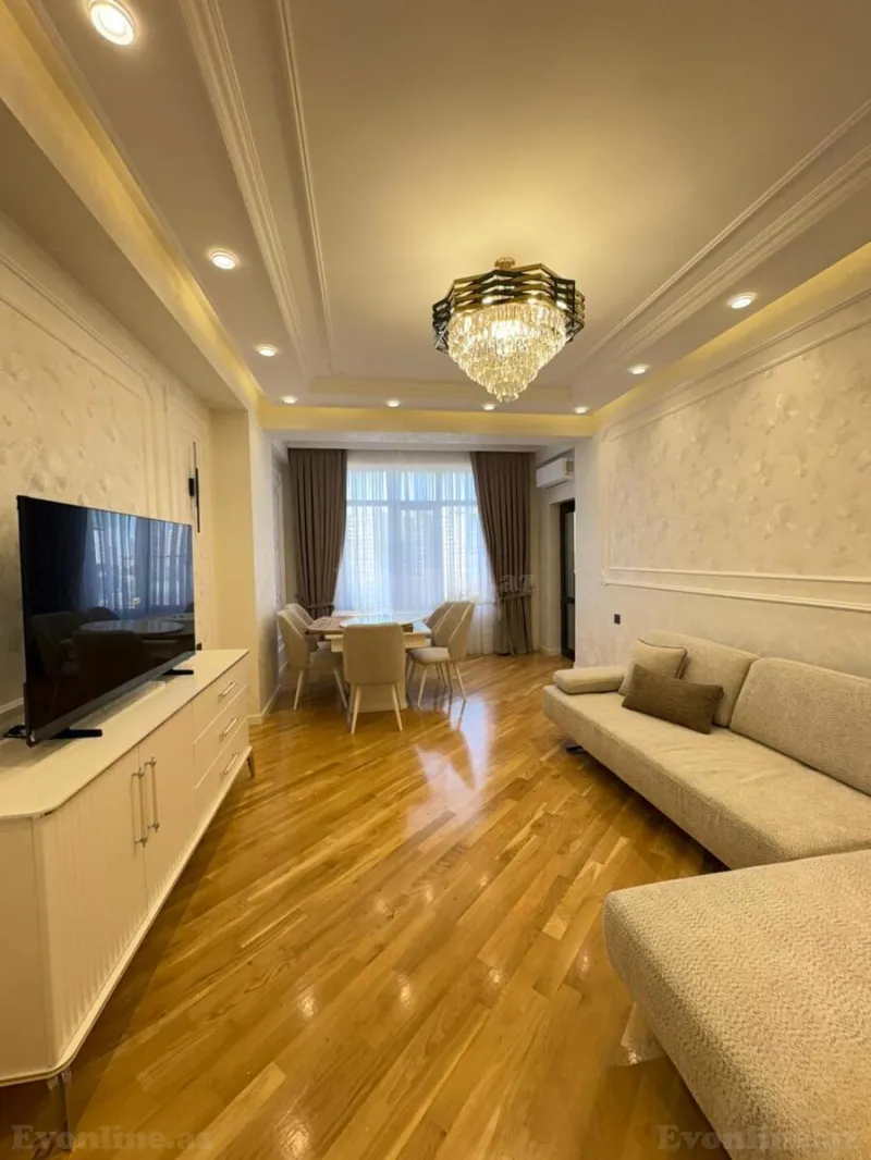 2 otaqlı Mənzil 93 m² Neftçilər m. Satılır