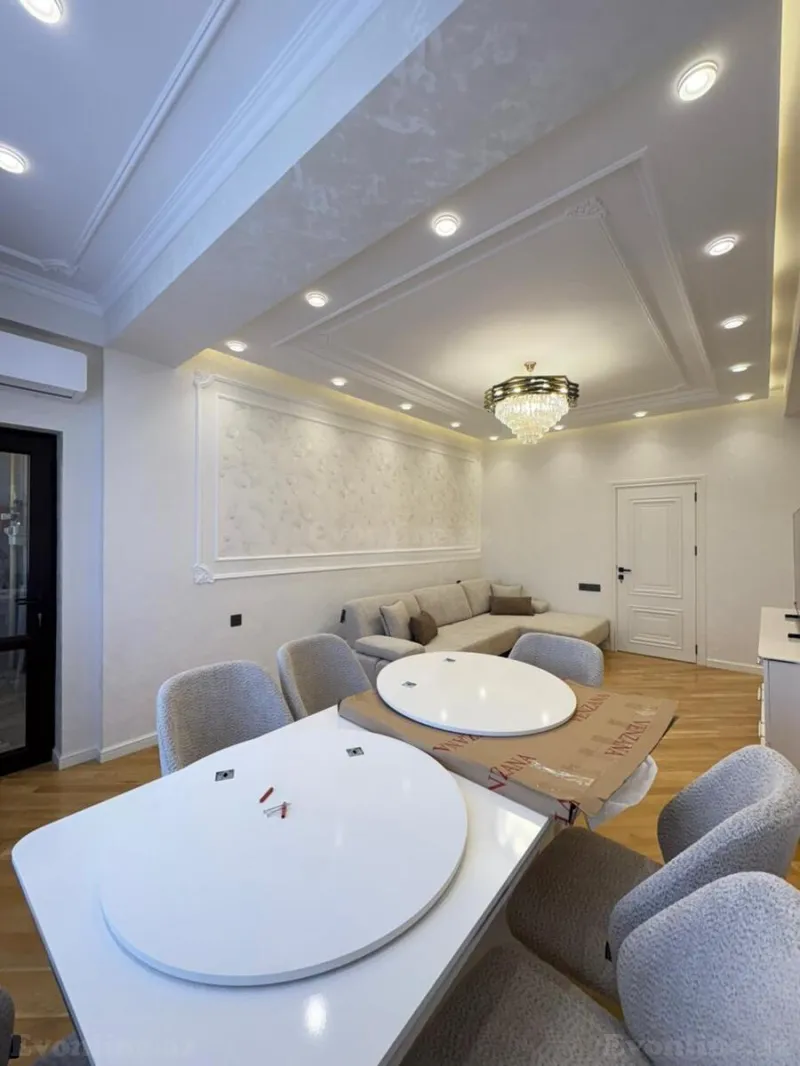 Satılır 2 otaqlı Mənzil Yeni tikili 93 m² Neftçilər m. - şəkil 2