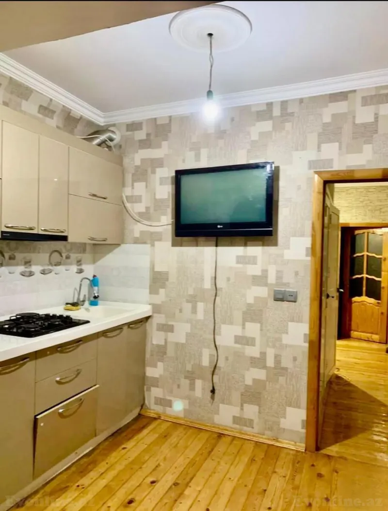 Kirayə verilir 3 otaqlı Mənzil Köhnə tikili 100 m² Yasamal r. - şəkil 11
