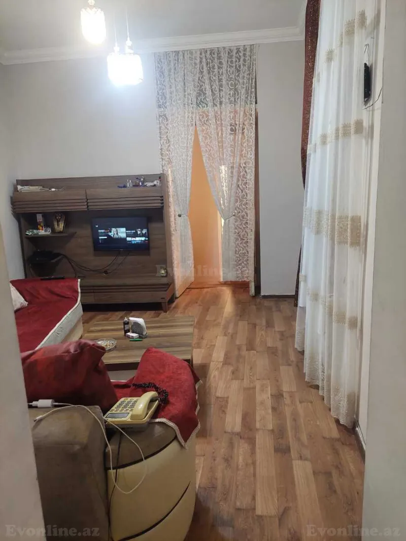 Satılır 2 otaqlı Mənzil Köhnə tikili 30 m² Səbail r. - şəkil 2