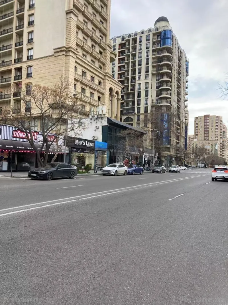 Satılır Obyekt 14 m² Elmlər Akademiyası m.