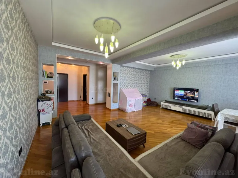 3 otaqlı Mənzil 145 m² 28 May m. Satılır