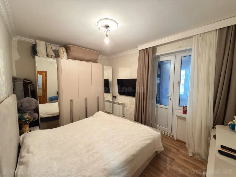 Satılır 2 otaqlı Mənzil Köhnə tikili 65 m² Elmlər Akademiyası m. - şəkil 3