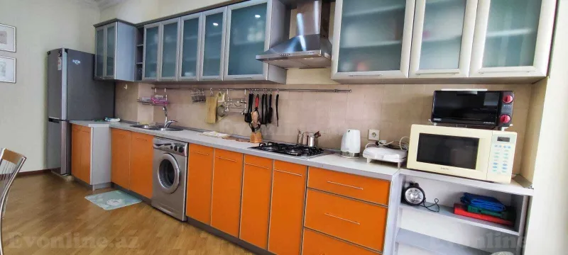 2 otaqlı Mənzil 92 m² Nizami m. Kirayə verilir