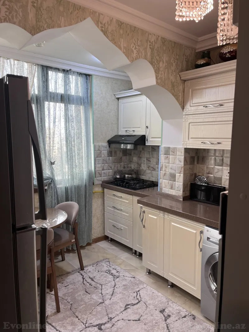 Satılır 5 otaqlı Mənzil Köhnə tikili 113 m² Bakıxanov - şəkil 4