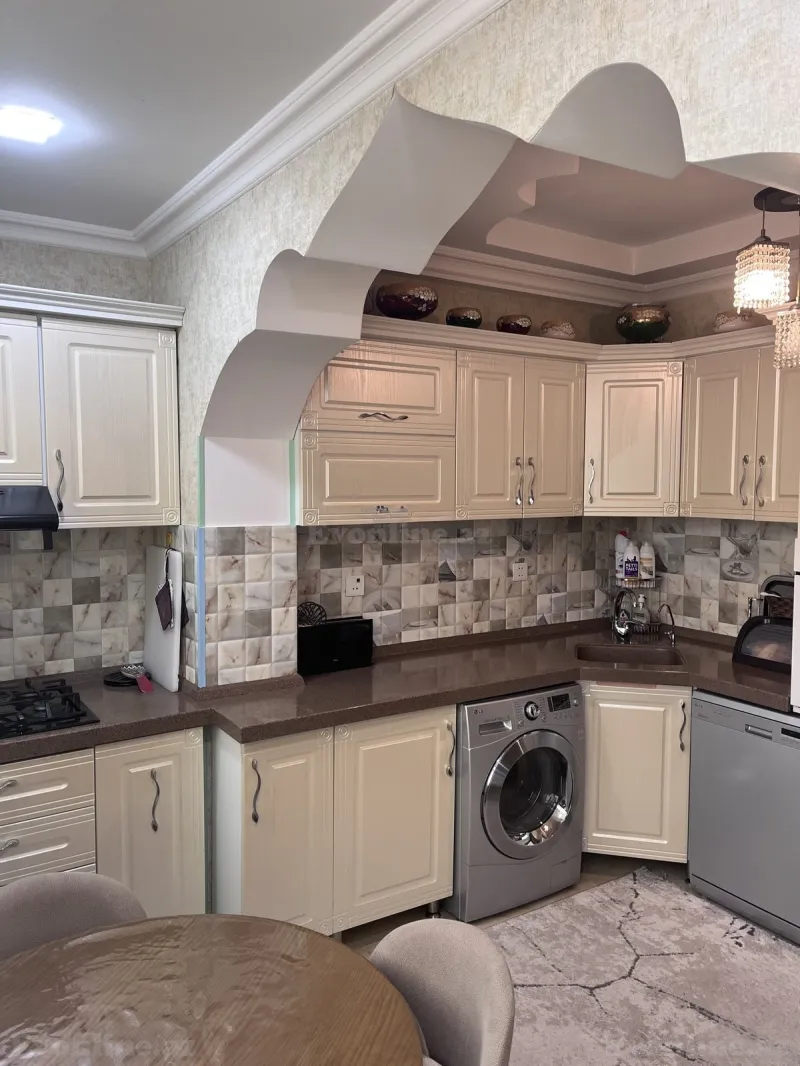 Satılır 5 otaqlı Mənzil Köhnə tikili 113 m² Bakıxanov - şəkil 5