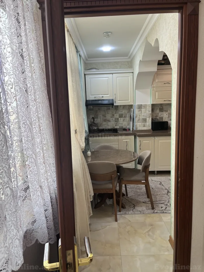 Satılır 5 otaqlı Mənzil Köhnə tikili 113 m² Bakıxanov - şəkil 9