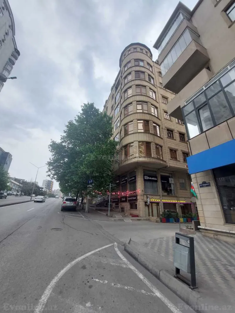 Satılır 4 otaqlı Mənzil Yeni tikili 175 m² Memar Əcəmi m. - şəkil 4