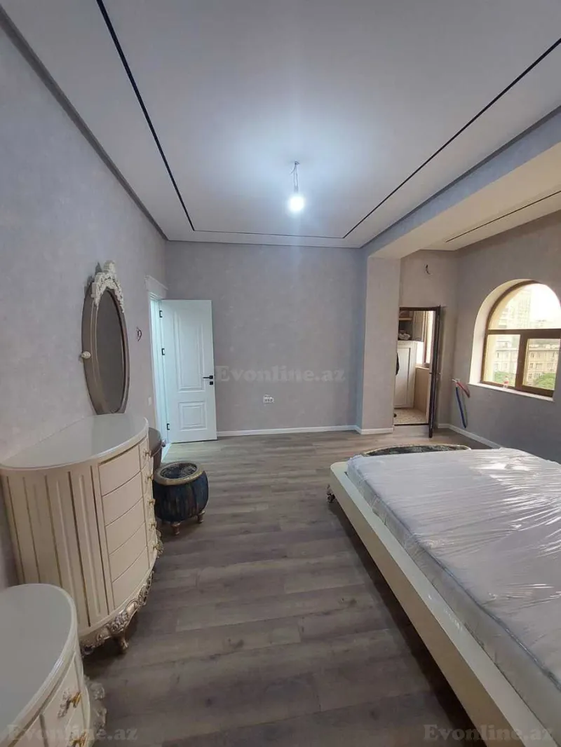 Satılır 4 otaqlı Mənzil Yeni tikili 175 m² Memar Əcəmi m. - şəkil 5
