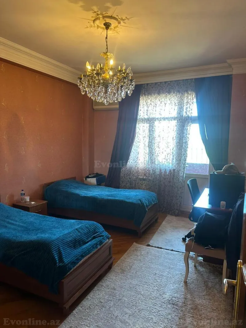 Satılır 4 otaqlı Mənzil Yeni tikili 150 m² Elmlər Akademiyası m. - şəkil 2