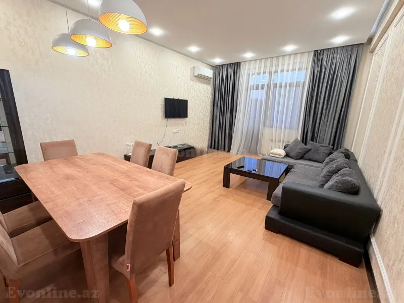 2 otaqlı Mənzil 100 m² 28 May m. Kirayə verilir