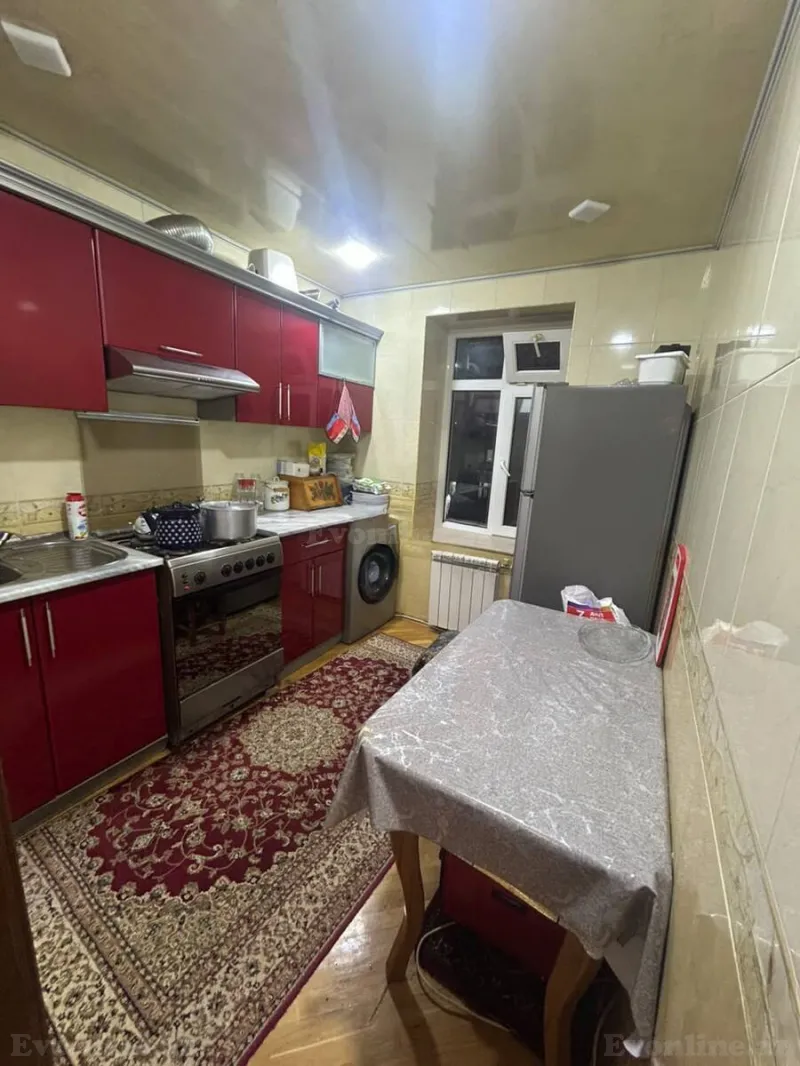 Satılır 2 otaqlı Mənzil Köhnə tikili 65 m² Nəsimi m.