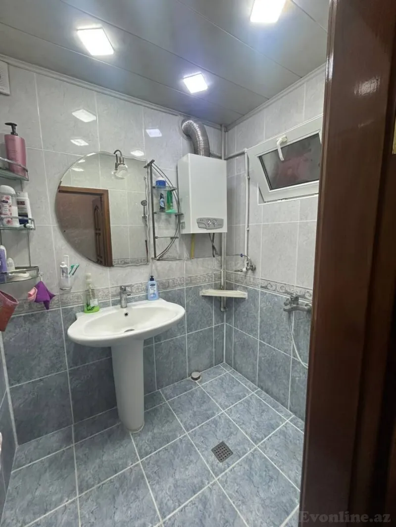 Satılır 2 otaqlı Mənzil Köhnə tikili 65 m² Nəsimi m. - şəkil 6