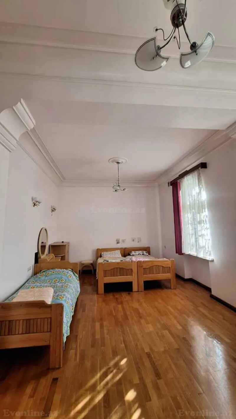 Satılır 7 otaqlı Həyət evi 300 m² Novxanı - şəkil 9