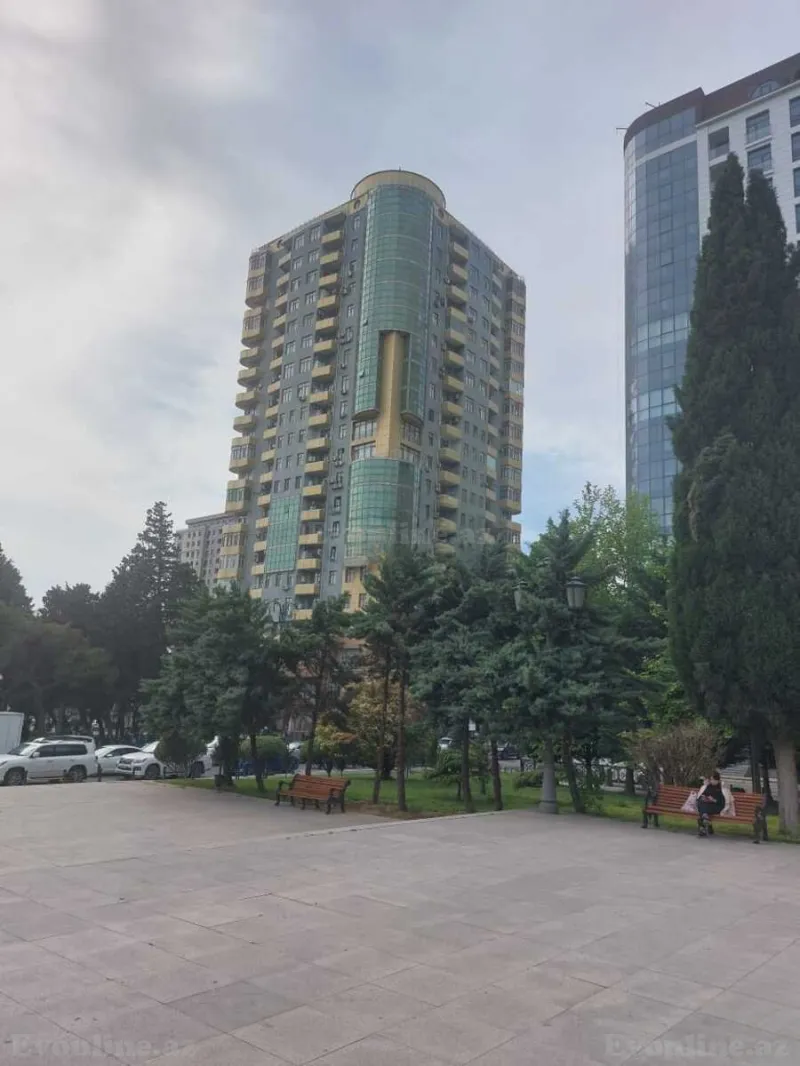 Satılır 3 otaqlı Mənzil Yeni tikili 136 m² Nəsimi r. - şəkil 2