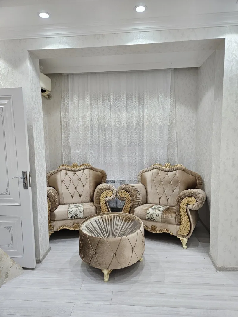 Kirayə verilir 2 otaqlı Mənzil Köhnə tikili 50 m² Memar Əcəmi m.
