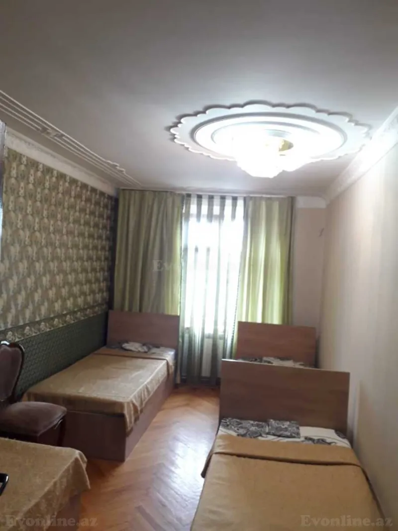 Satılır 3 otaqlı Mənzil Köhnə tikili 50 m² Gənclik m. - şəkil 2
