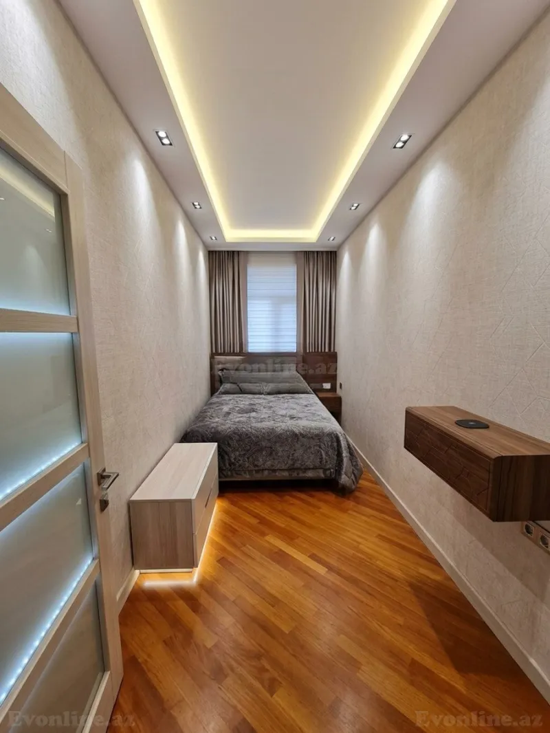 Satılır 3 otaqlı Mənzil Yeni tikili 130 m² İnşaatçılar m. - şəkil 3