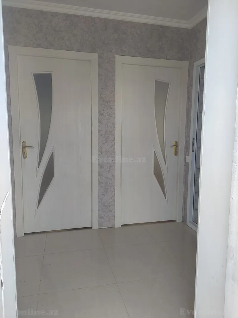 Kirayə verilir 2 otaqlı Mənzil Köhnə tikili 40 m² Bakıxanov