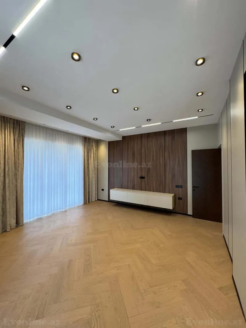 3 otaqlı Mənzil 127 m² Xətai r. Satılır