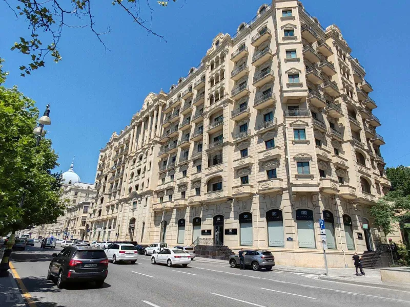 4 otaqlı Mənzil 285 m² Nizami m. Satılır