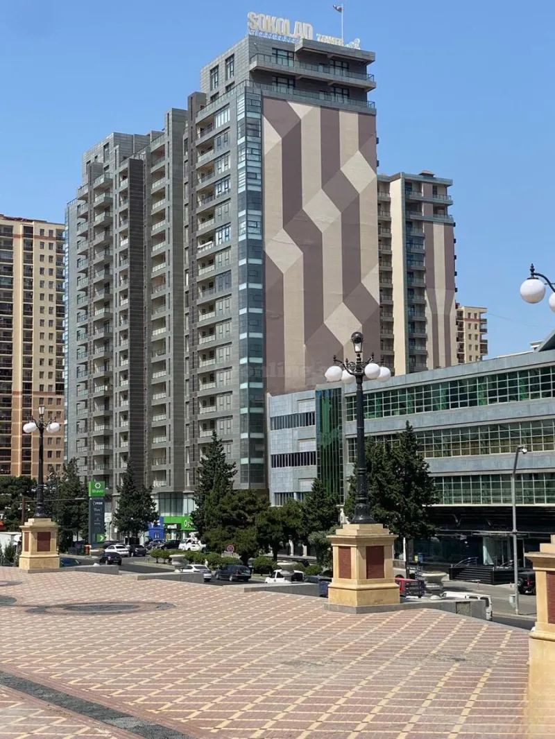 4 otaqlı Mənzil 185 m² Elmlər Akademiyası m. Satılır