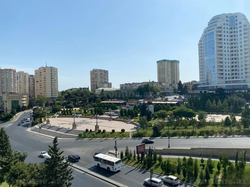 Satılır 4 otaqlı Mənzil Yeni tikili 185 m² Elmlər Akademiyası m. - şəkil 6