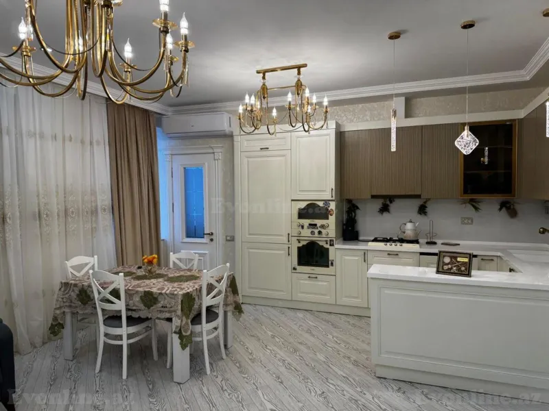 3 otaqlı Mənzil 95 m² 8 Noyabr m. Kirayə verilir