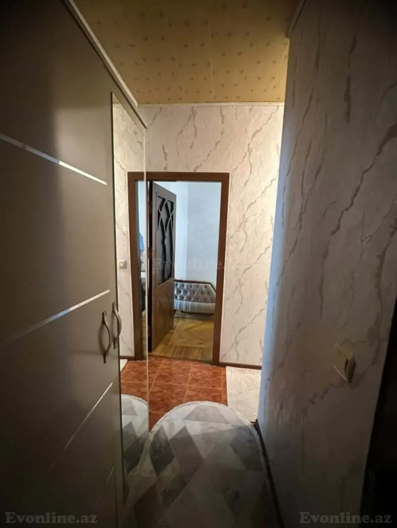 Satılır 3 otaqlı Mənzil Köhnə tikili 70 m² 7-ci mikrorayon