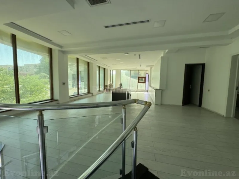 Obyekt 1200 m² Elmlər Akademiyası m. Kirayə verilir