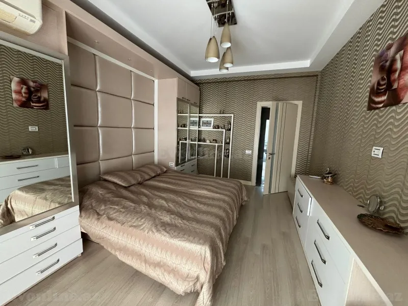 Kirayə verilir 3 otaqlı Mənzil Yeni tikili 140 m² Səbail r. - şəkil 3