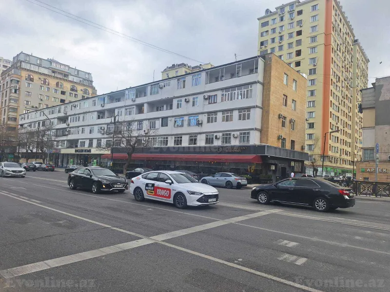 Satılır 1 otaqlı Mənzil Köhnə tikili 38 m² Elmlər Akademiyası m.