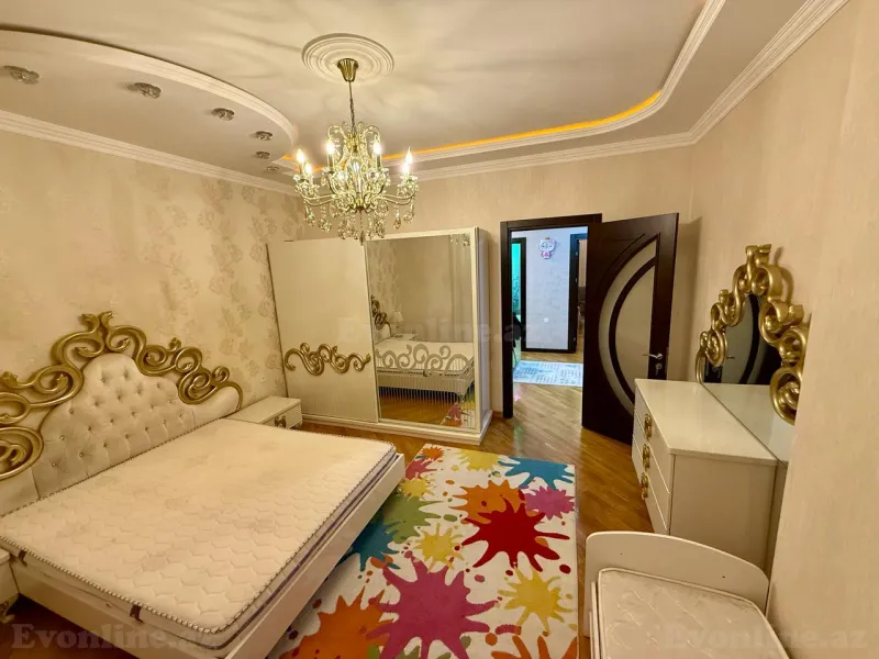 Kirayə verilir 3 otaqlı Mənzil Yeni tikili 100 m² 8 Noyabr m.