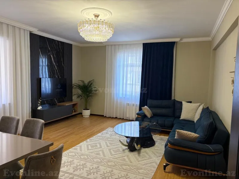 2 otaqlı Mənzil 105 m² Elmlər Akademiyası m. Kirayə verilir