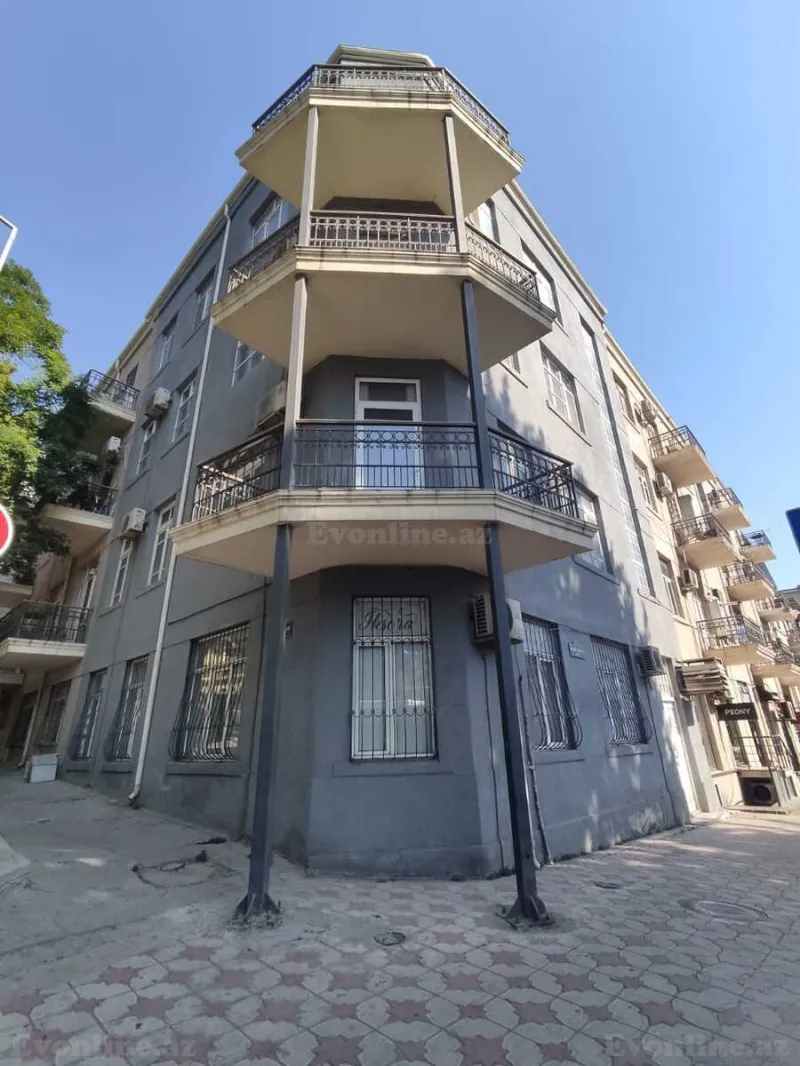 Kirayə verilir 2 otaqlı Mənzil Köhnə tikili 80 m² Səbail r.