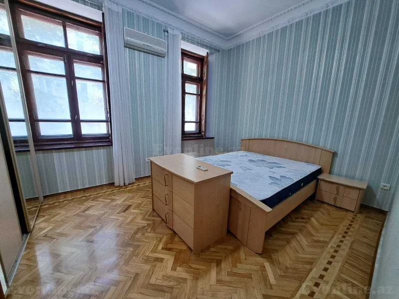 Kirayə verilir 2 otaqlı Mənzil Köhnə tikili 80 m² Səbail r. - şəkil 8